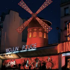 Spectacle de cabaret du Moulin Rouge à Paris