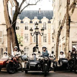 Visite privée vintage: Moto Sidecar Ural Paris (1h30)