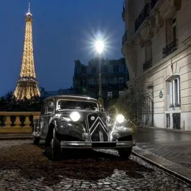 Visite de Paris de nuit de 2h en voiture française d'époque