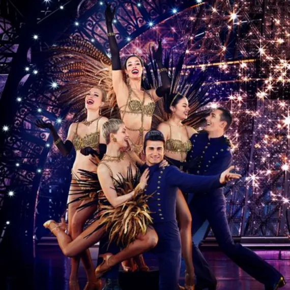 Spectacle de cabaret au Lido de Paris avec dîner ou champagne